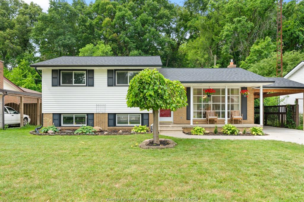 MLS# 25018981: 3447 ASKIN AVE, Windsor, Canada