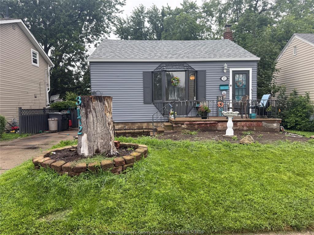MLS# 25019030: 3172 melbourne, Windsor, Canada