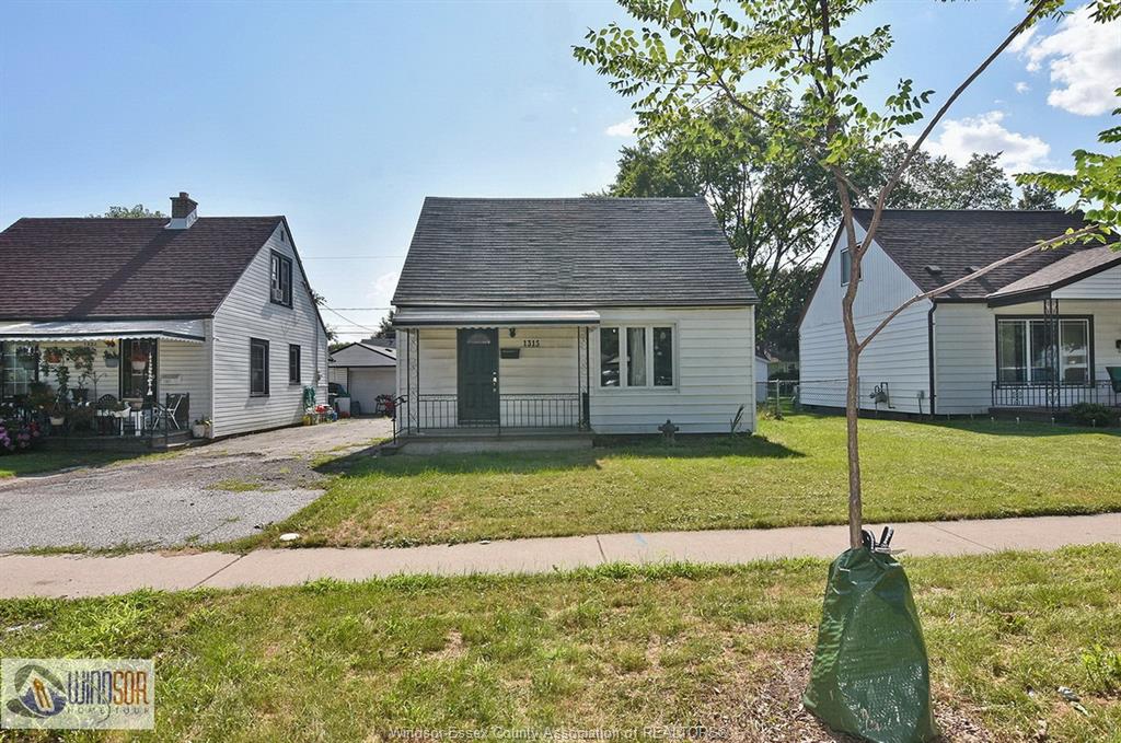 MLS# 25019781: 1315 PARTINGTON Avenue, Windsor, Canada