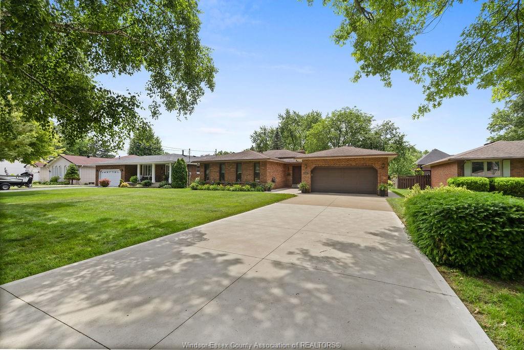 MLS# 26004064: 1142 REAUME, LaSalle, Canada