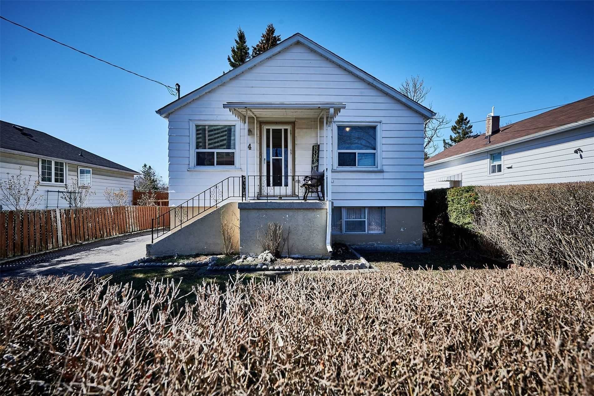 MLS# E12831656: 4 Commonwealth Avenue, Toronto, Canada