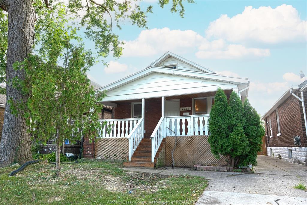 MLS# 26004424: 1025 CURRY Avenue, Windsor, Canada