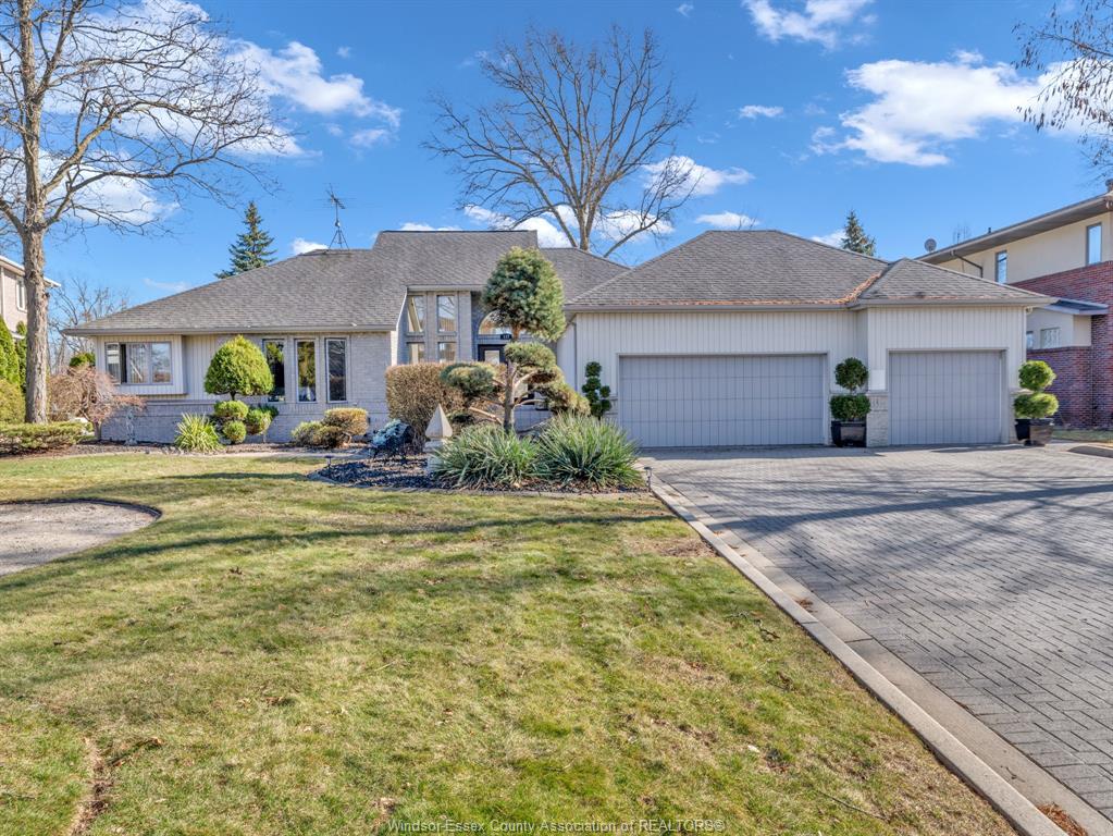 MLS# 26005105: 137 IRONWOOD Drive, Amherstburg, Canada