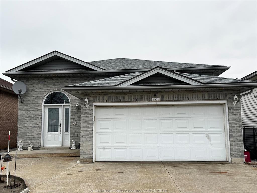 MLS# 26005236: 2352 TRAPPERS, Windsor, Canada