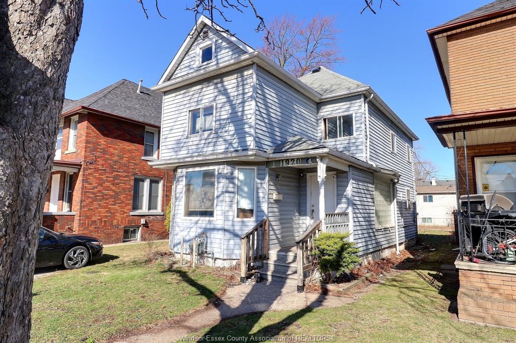 MLS# 26005415: 1920 UNIVERSITY Avenue, Windsor, Canada