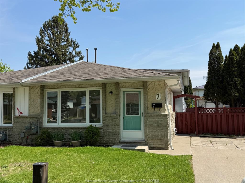 MLS# 26005987: 7 SATINWOOD, Leamington, Canada