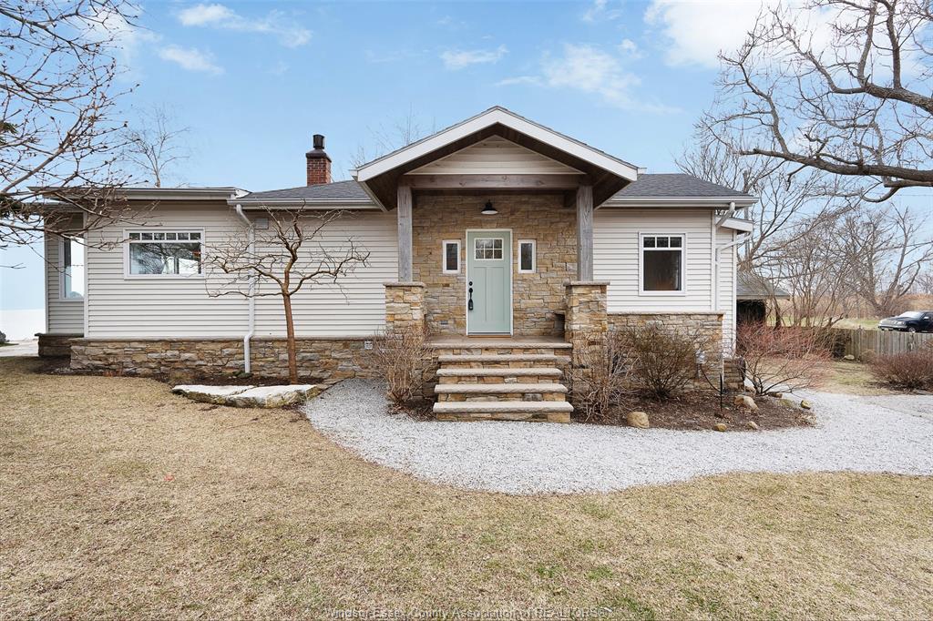 MLS# 26006651: 1295 HERITAGE Road, Kingsville, Canada