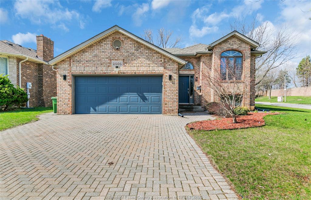 MLS# 26007012: 2505 ST CLAIR Avenue, Windsor, Canada