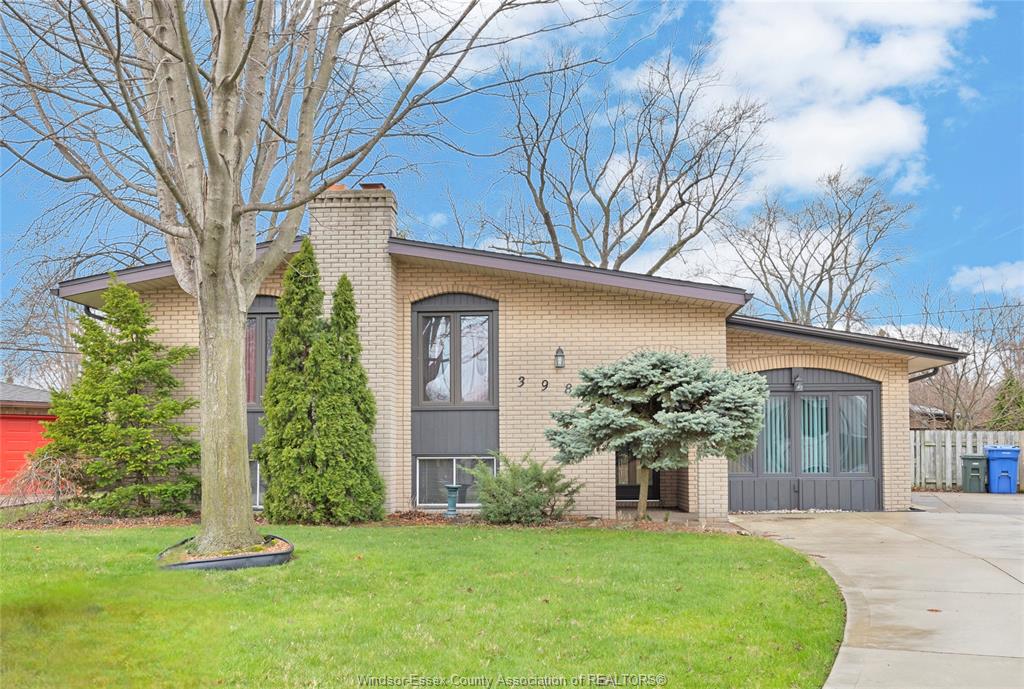 MLS# 26007946: 3980 MYRTLE, Windsor, Canada