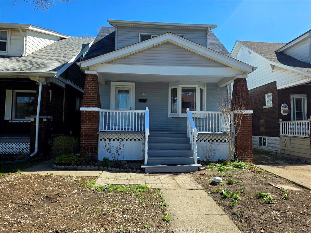 MLS# 26007957: 1126 LOUIS Avenue, Windsor, Canada