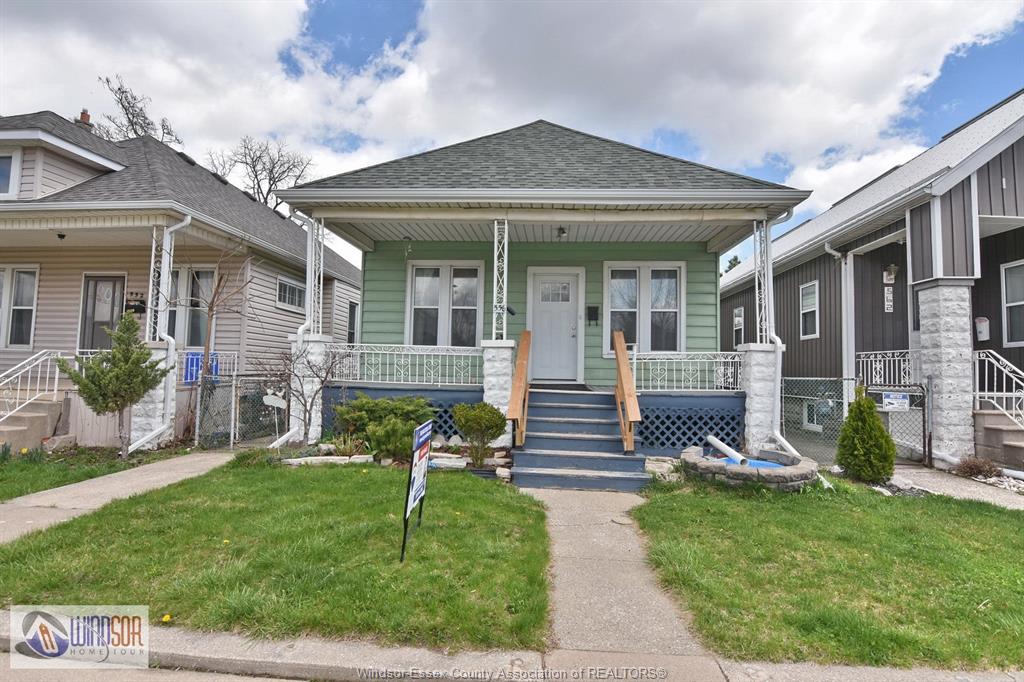 MLS# 26007977: 558 ELM, Windsor, Canada