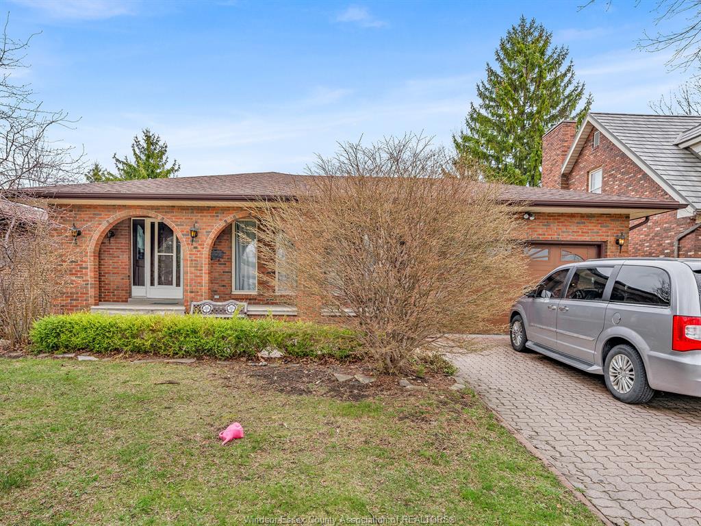 MLS# 26008006: 2880 ST. CLAIR Alley, Windsor, Canada