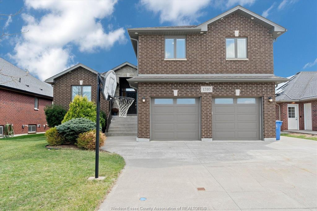 MLS# 26008034: 1310 DEER RUN Trail, Lakeshore, Canada