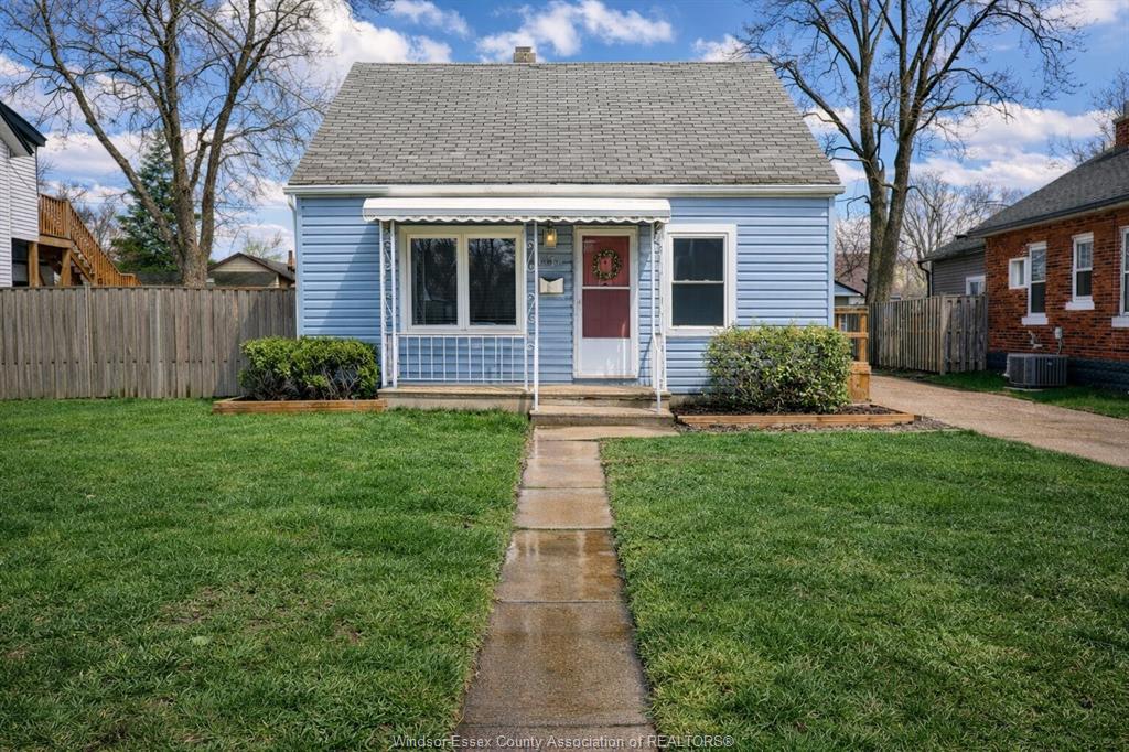 MLS# 26008211: 1118 FELIX Avenue, Windsor, Canada