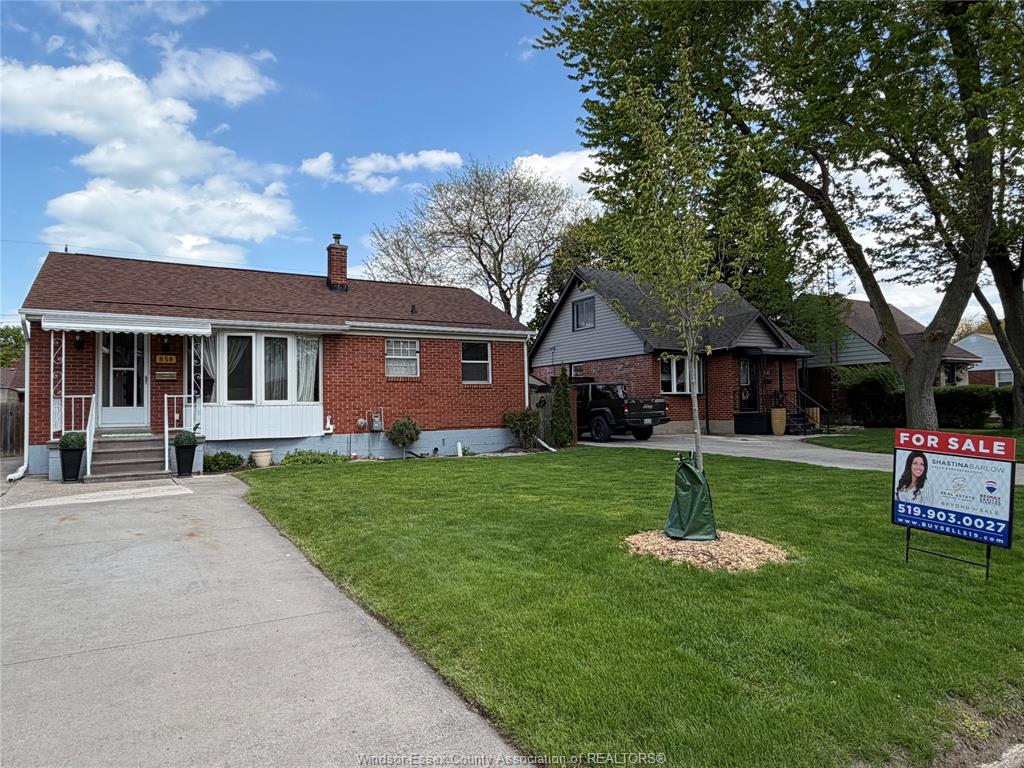 MLS# 26009508: 858 LAPORTE, Windsor, Canada