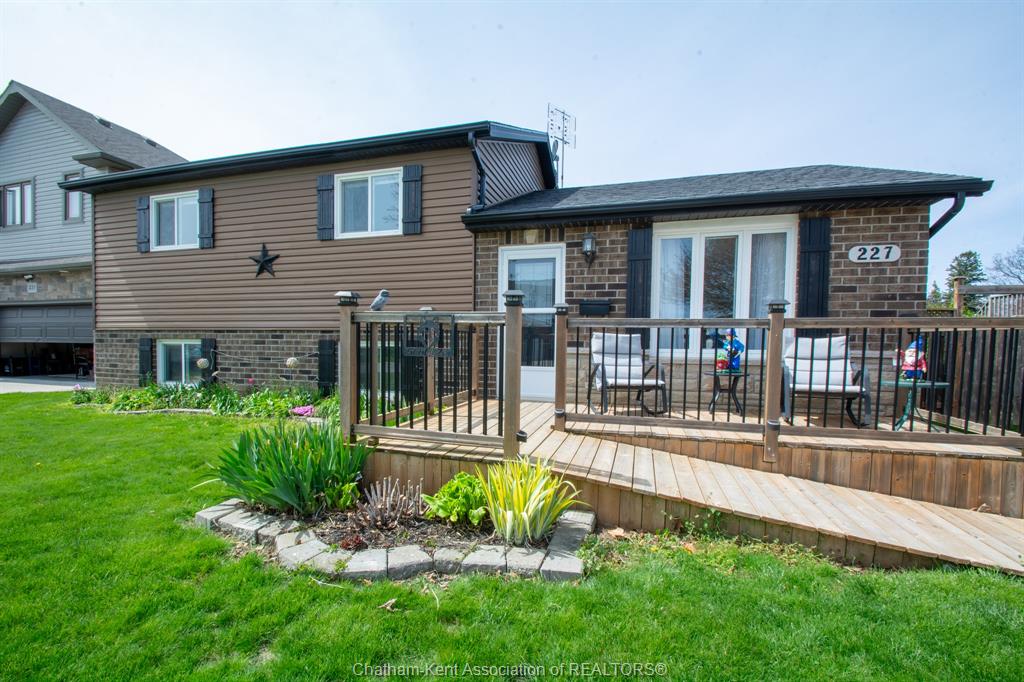 MLS# 26009382: 227 Bristol Drive, Chatham, Canada