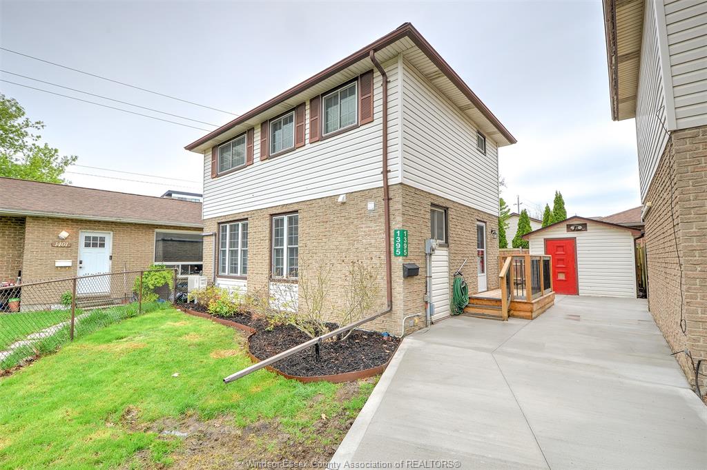 MLS# 26009478: 1395 BAYSWATER Crescent, Windsor, Canada