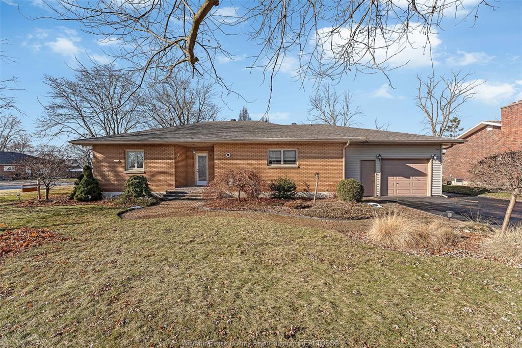 MLS# 26009642: 4 ELMWOOD, Tilbury, Canada