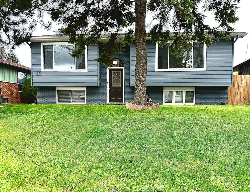 MLS# 26009760: 31 PLUMBROOK, Leamington, Canada