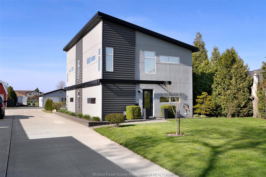 MLS# 26009333: 136 Lowes Sideroad, Amherstburg, Canada