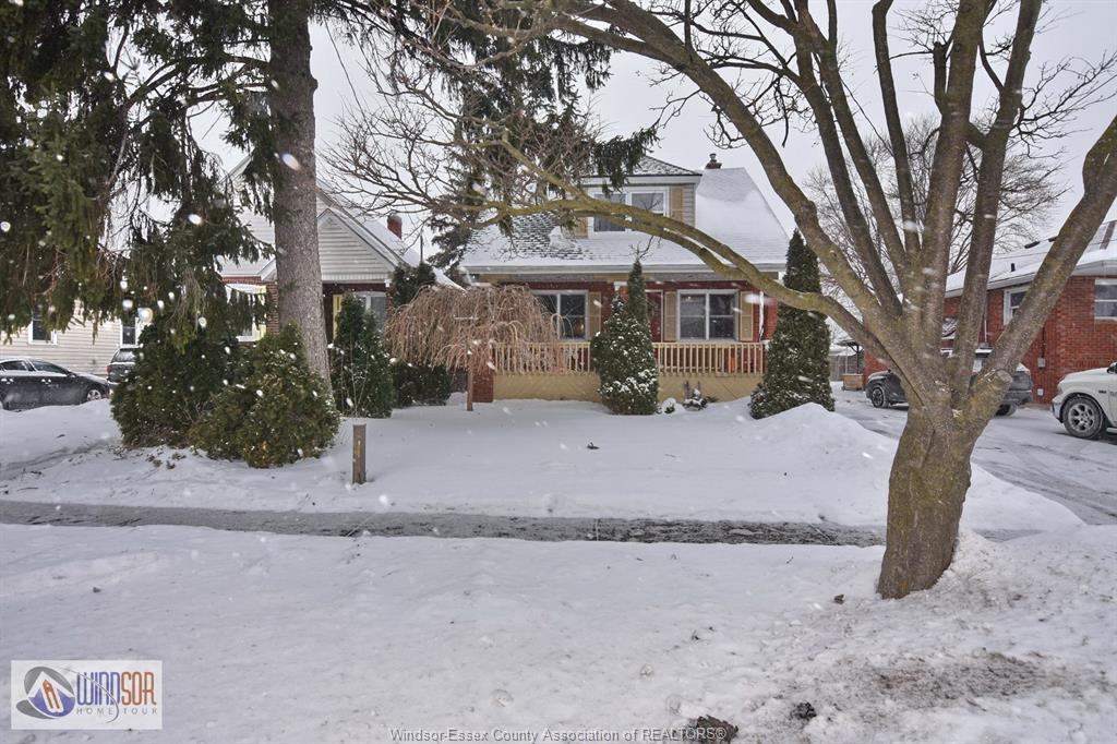 MLS# 26009773: 2471 PILLETTE, Windsor, Canada