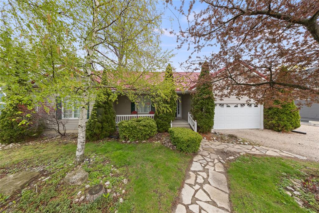 MLS# 26009309: 1970 ORCHARD Avenue, Sarnia, Canada