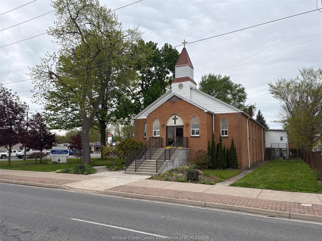 MLS# 26010076: 5885 MALDEN Road, LaSalle, Canada