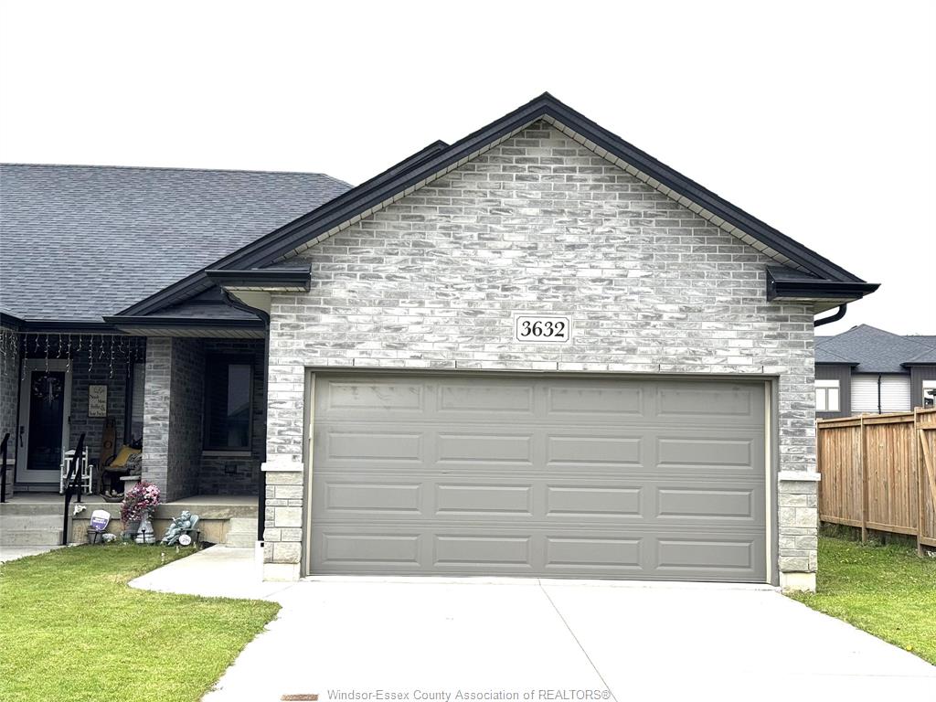 MLS# 26010122: 3632 HALLEE Crescent, Windsor, Canada