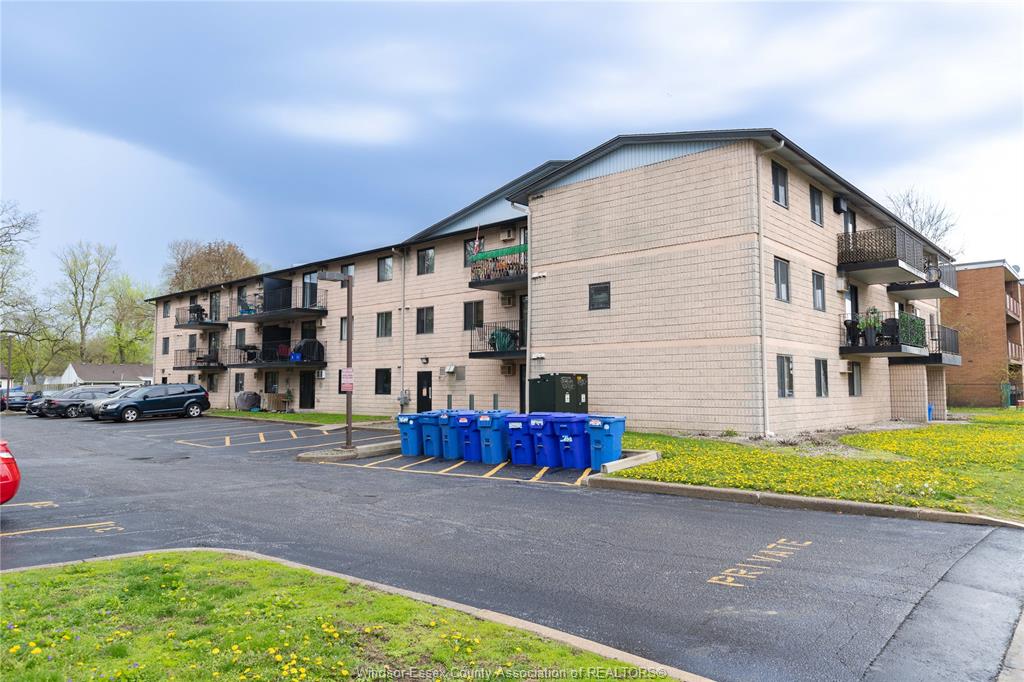 MLS# 26010145: 3355 SANDWICH  Unit# 310, Windsor, Canada