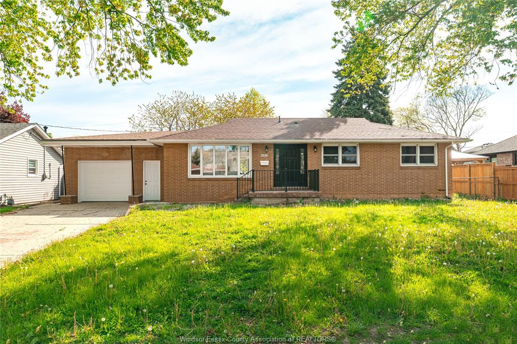 MLS# 26010149: 3010 BYNG, Windsor, Canada