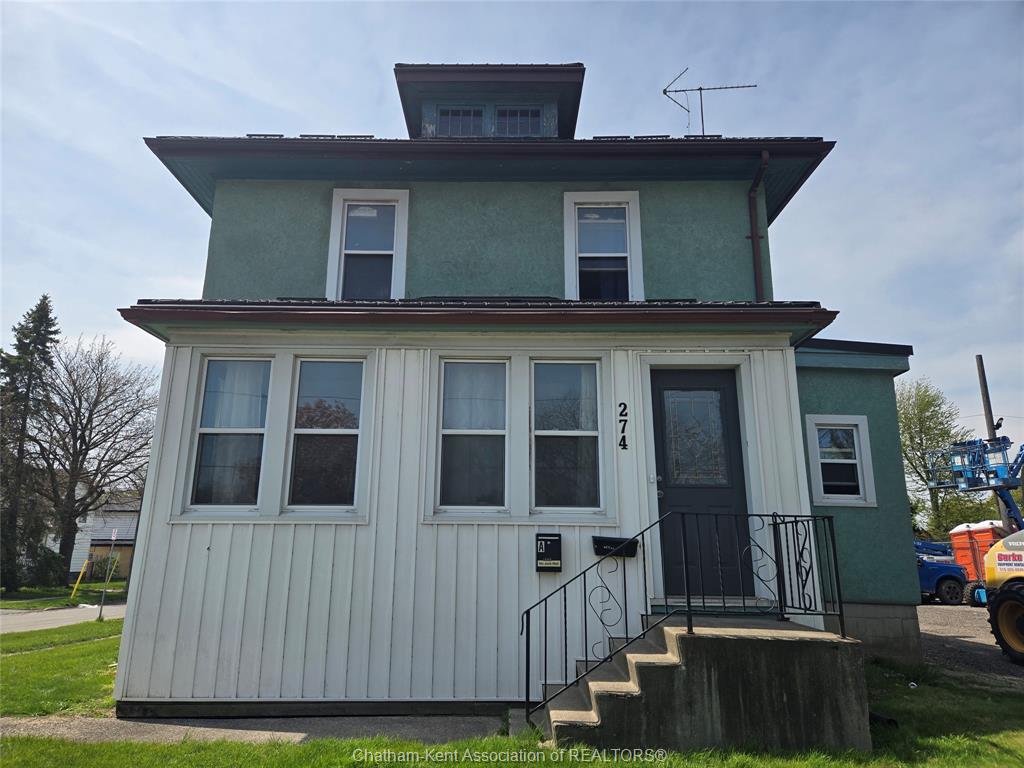 MLS# 26009050: 274 St Clair Street, Chatham, Canada