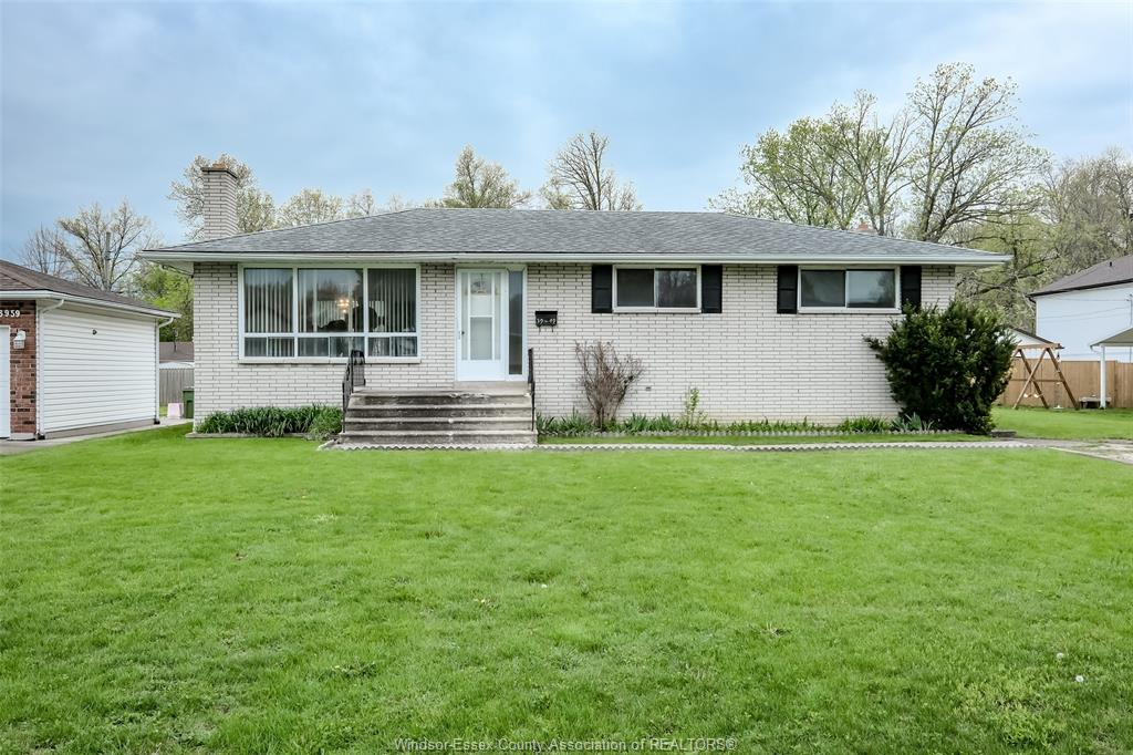 MLS# 26010216: 3949 WOODWARD Avenue, Windsor, Canada
