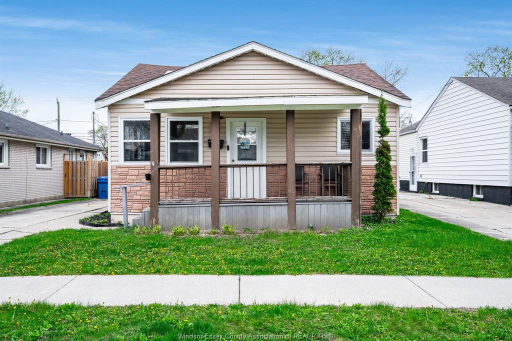 MLS# 26010226: 1451 Aubin, Windsor, Canada