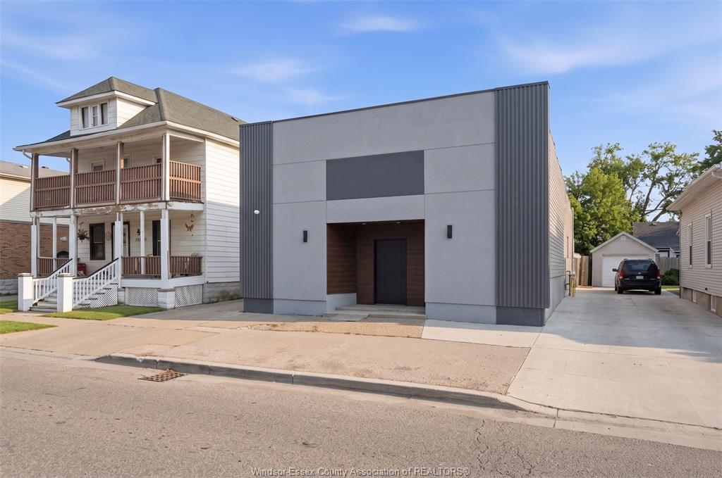 MLS# 26010258: 1623-25 DROUILLARD, Windsor, Canada