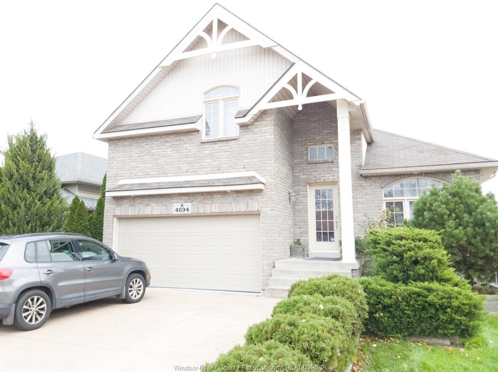 MLS# 26010303: 4694 HELSINKI  Unit# LOWER, Windsor, Canada