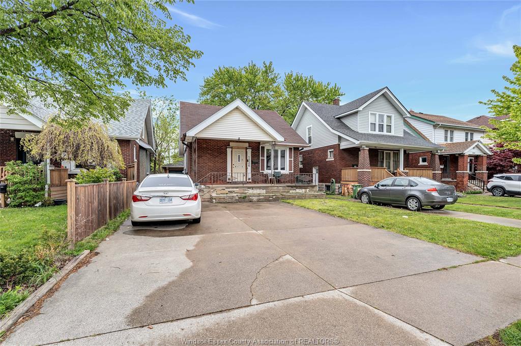 MLS# 26010333: 1236 MARENTETTE Avenue Unit# LOWER, Windsor, Canada