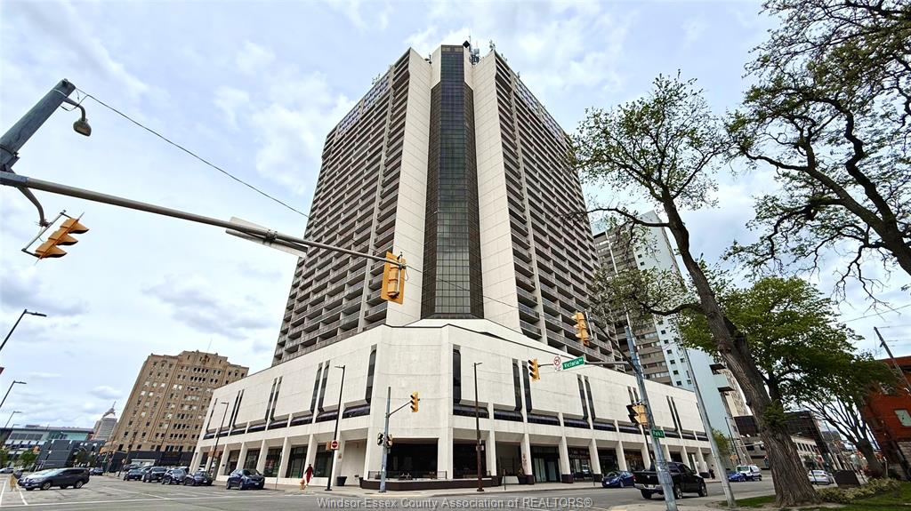 MLS# 26010336: 150 Park Street Unit# 2208, Windsor, Canada