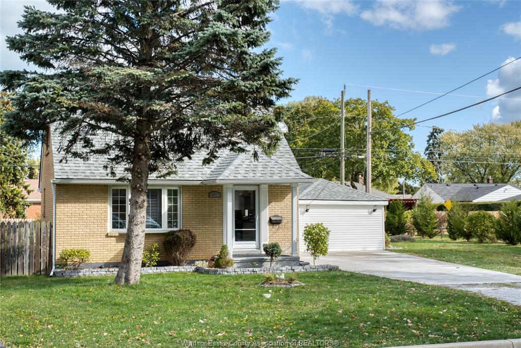 MLS# 26010337: 994 EDWARD Avenue, Windsor, Canada