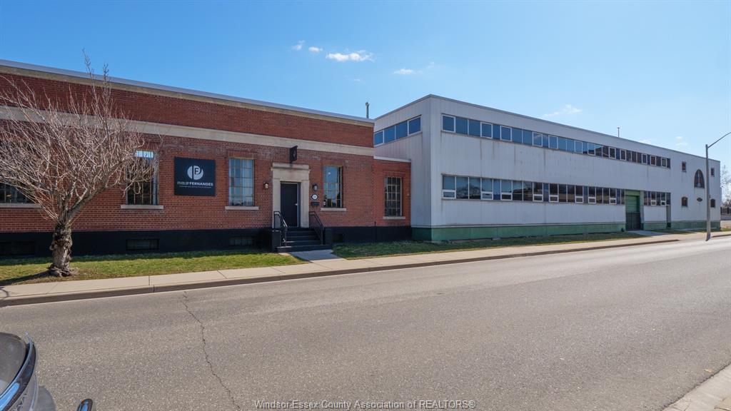MLS# 26010344: 980 MCDOUGALL, Windsor, Canada
