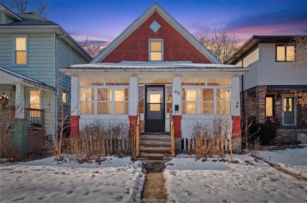 MLS# 26010454: 977 Gladstone, Windsor, Canada