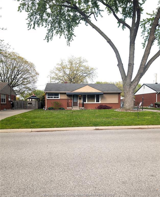 MLS# 26010508: 3456 EVERTS Avenue, Windsor, Canada