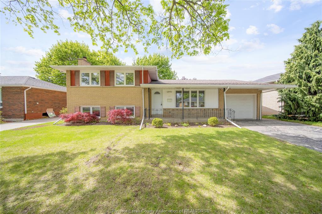 MLS# 26010175: 133 BALDOON Road, Chatham, Canada