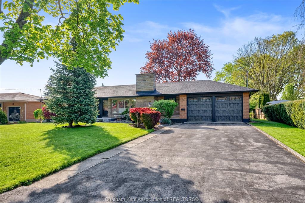 MLS# 26010427: 190 Mercer Street, Chatham, Canada