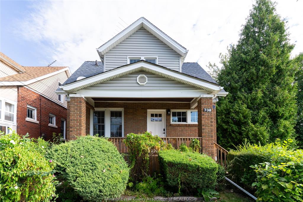 MLS# 26010472: 738 BROCK, Windsor, Canada