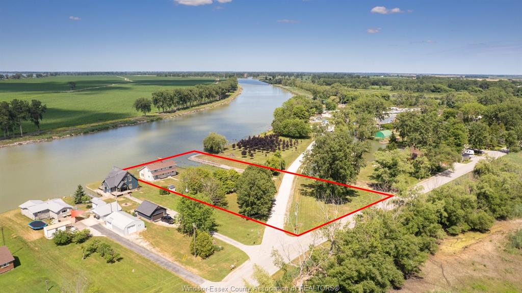 MLS# 26010547: 21240 DOCKSIDE, Tilbury North, Canada