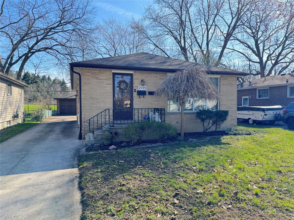 MLS# 26010570: 1595 SUN VALLEY, Windsor, Canada